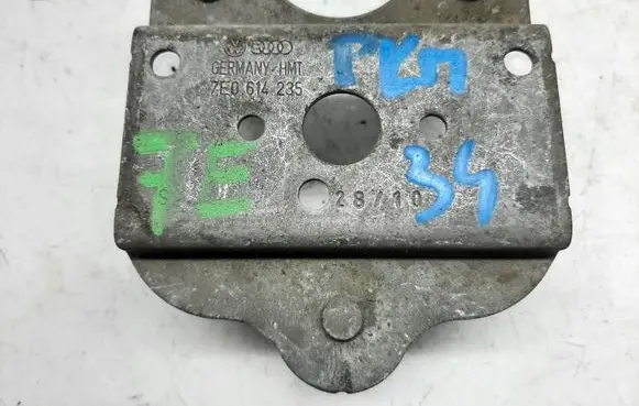Volkswagen Transporter - Caravelle T5 ABS pump bracket 7E0614235
