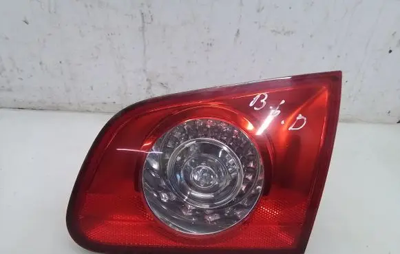 Volkswagen PASSAT B6 Tailgate rear/tail lights