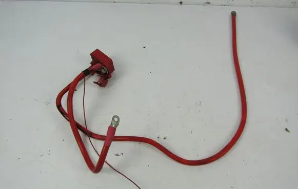 BMW 5 E60 E61 Positive cable (battery) 