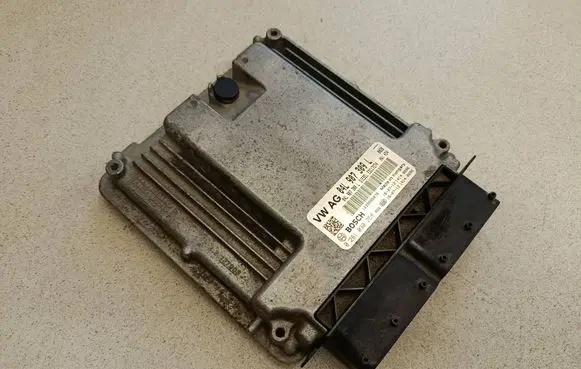 Audi A4 S4 B9 8W Engine control unit/module 04L907309L 0281030258