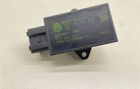 Volkswagen Touareg I Seat heating relay 7L0959772