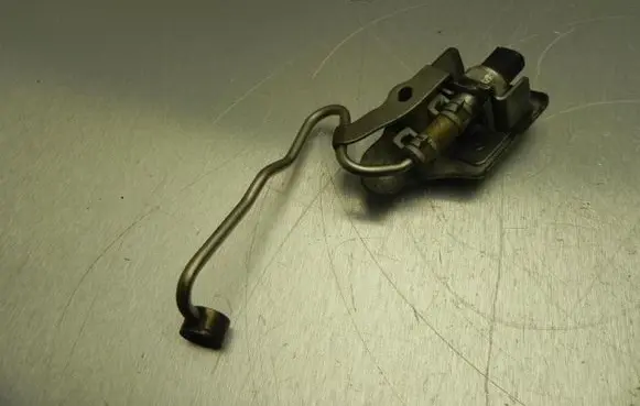 Nissan Qashqai+2 Oil pressure sensor 8200717010 VD9847