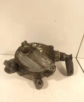 Volvo V70 Vacuum pump 08699237