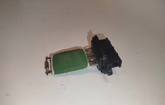 Renault Twingo III Heater blower motor/fan resistor