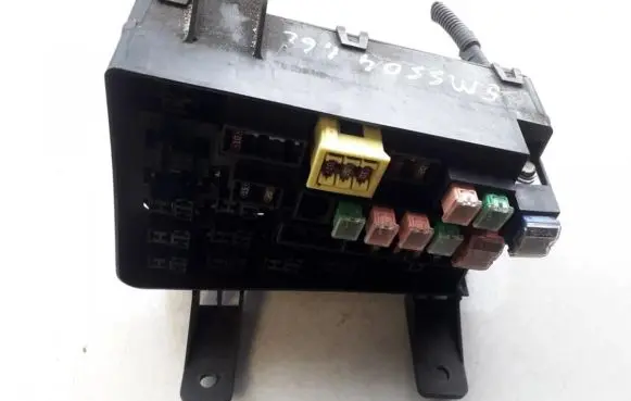 Mitsubishi Space Star Fuse box set mr301312