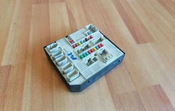 Renault Laguna III Fuse box set 284B60014R 3429032041 519287411