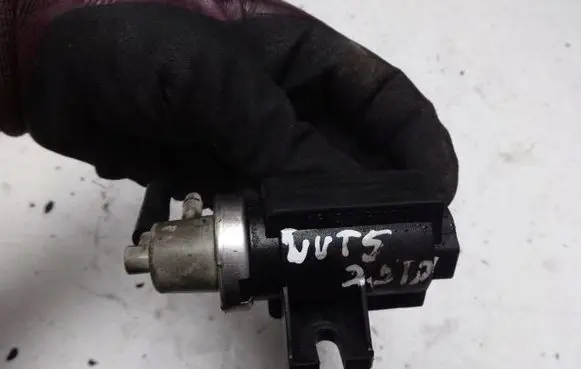 Volkswagen Caddy Turbo solenoid valve 1J0906627B