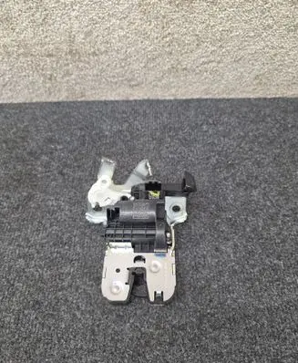 Tailgate/trunk/boot lock/catch/latch