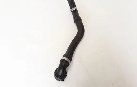 Volvo XC40 Engine coolant pipe/hose 32222082