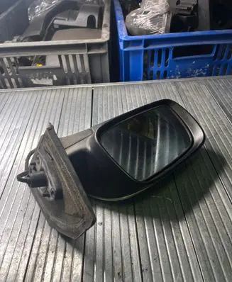 Toyota Corolla E120 E130 Front door electric wing mirror E11015829