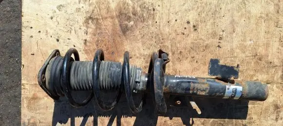 Volvo V50 Front shock absorber with coil spring AGV034M