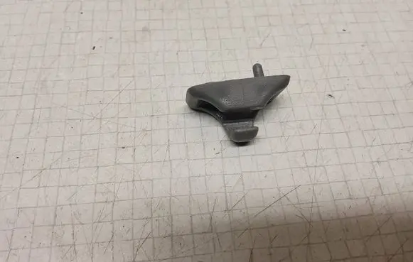 Chevrolet Nubira Sun visor clip/hook/bracket 