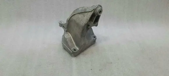Mercedes-Benz C W205 Engine mounting bracket A6512234204