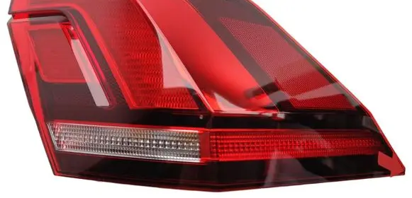 Volkswagen Tiguan Rear/tail lights 5NA945096E