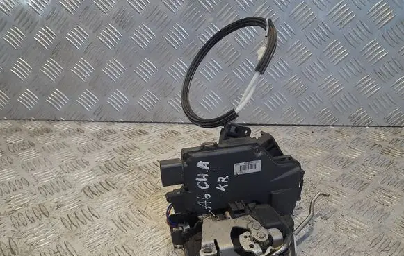 Audi A6 S6 C5 4B Rear door lock 4B0839015G