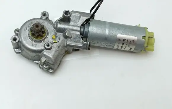 Mercedes-Benz S W221 Seat adjustment motor A2208205042 0130002581