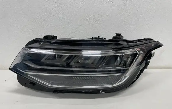 Volkswagen Tiguan Headlight/headlamp 5NB941035G 030111923100 LF18A6431
