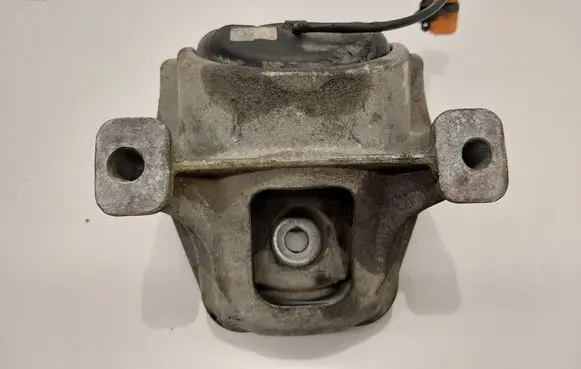 Audi A4 S4 B8 8K Engine mount bracket 8K0199381