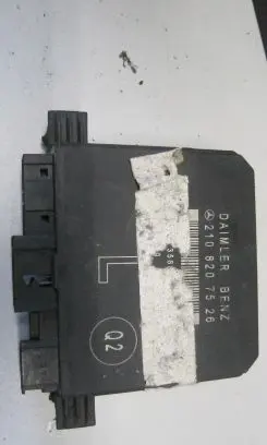 Mercedes-Benz E W210 Door control unit/module 2108207526