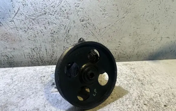 Peugeot 406 Power steering pump 9608871080