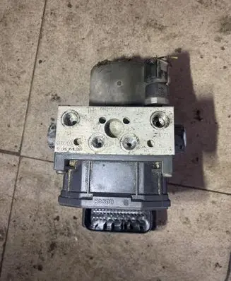 Audi A6 S6 C5 4B ABS Pump 4B0614547G