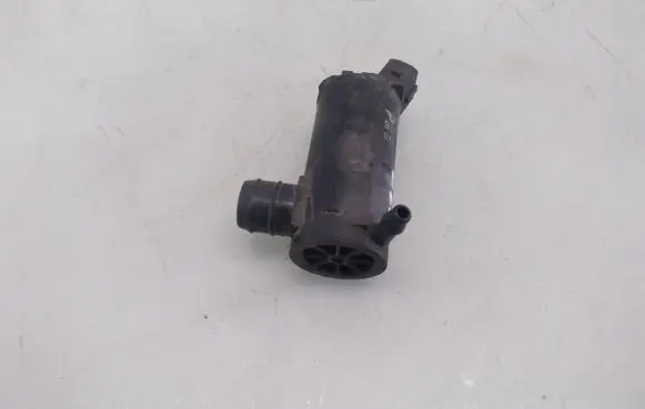 Volvo V70 Windscreen/windshield washer pump