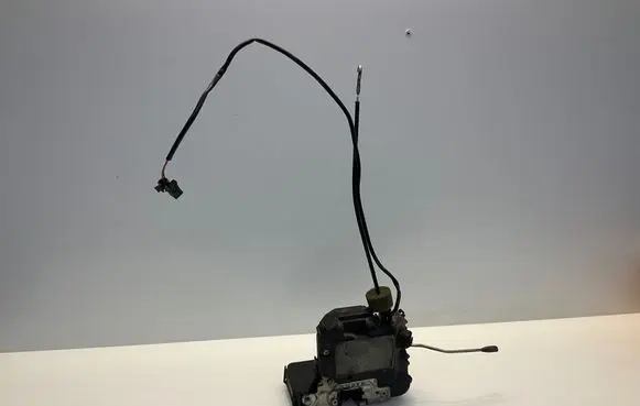 Mercedes-Benz E W211 Front door lock 2117200635 A2117200635