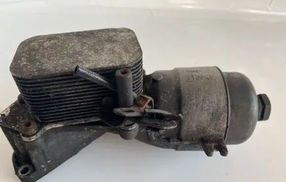 Peugeot 407 Oil filter mounting bracket 9664257580