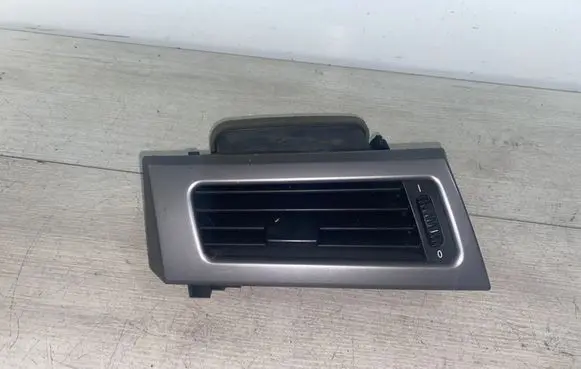 BMW 5 E60 E61 Dash center air vent grill 14121810 5112001 26910731