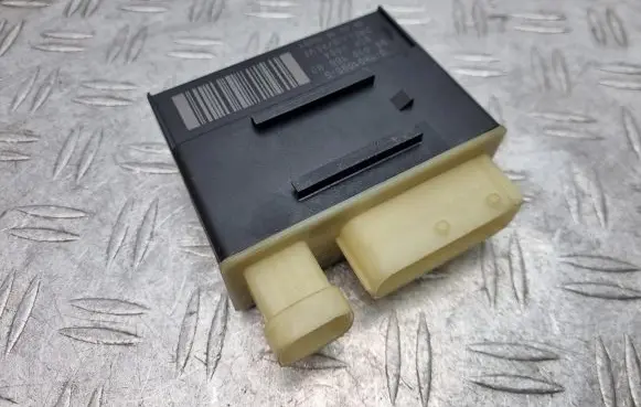 Citroen C4 SpaceTourer Coolant fan relay 9801916680
