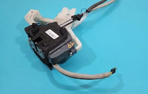 Hyundai Elantra VI Rear door lock 81420-F2000 IMPRK1518897