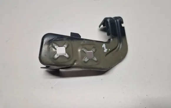 BMW 4 F32 F33 Fender mounting bracket 7255822