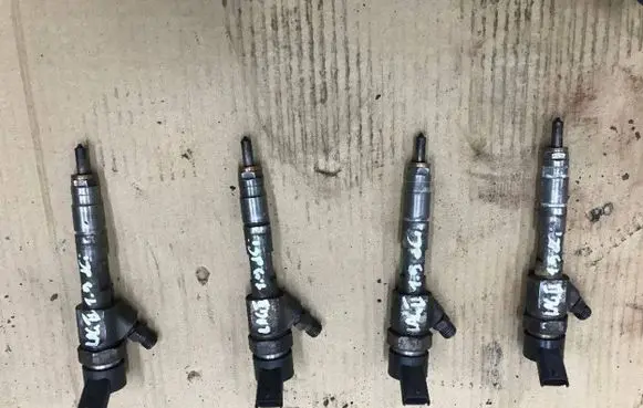 Renault Laguna I Fuel injectors set 8200100272 0445110110b