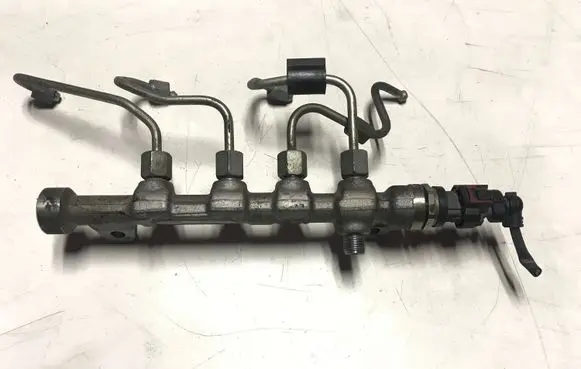 Opel Insignia A Fuel main line pipe 0445214221 55576177