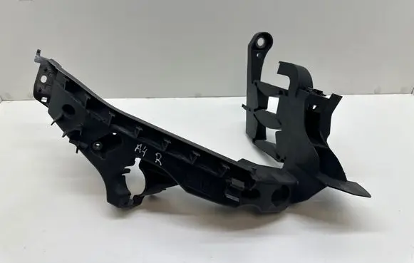 Audi A4 S4 B8 8K Headlight/headlamp mounting bracket 8K0805608A