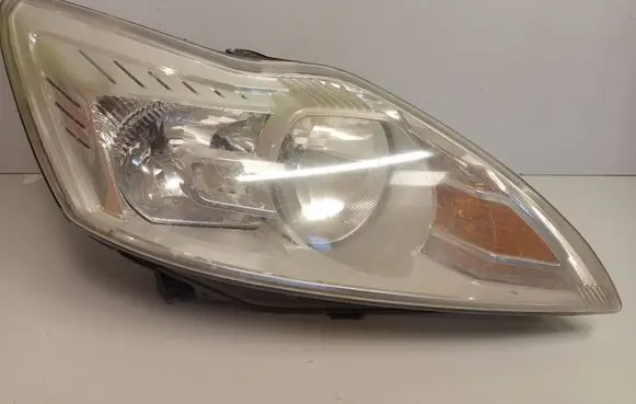 Ford Focus Headlight/headlamp 8M5113W029AD 0077R00
