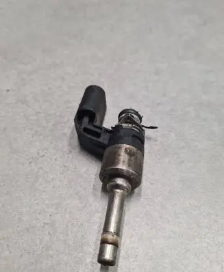 Volkswagen Golf VI Fuel injector 03C906036F IHP072