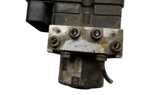 Volkswagen Golf V ABS Pump 1K0907379N 00005793E6 10097003133