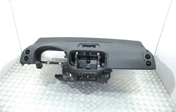 Volkswagen Golf Plus Dashboard 5M1858296 1155D300657