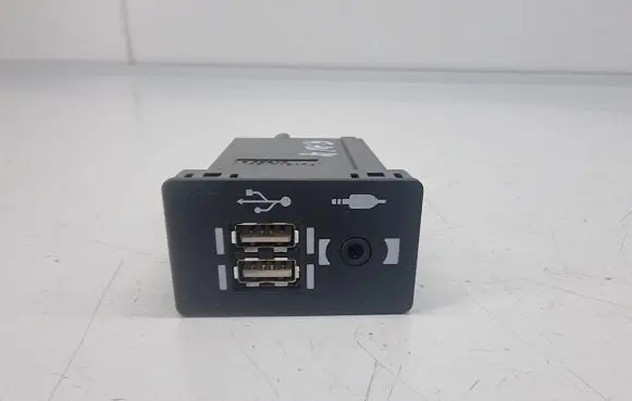 Lexus RX 450H USB socket connector 8619024030 756837