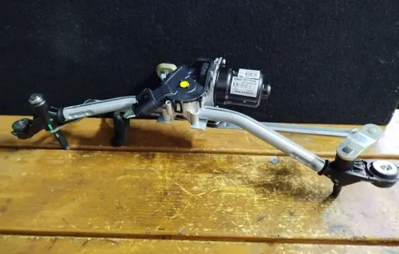 Citroen C4 X Front wiper linkage and motor 9824784980