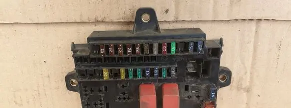 Peugeot Boxer Fuse module 1332052080