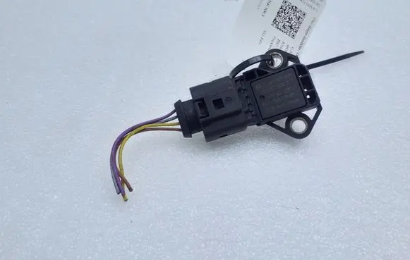 Volkswagen PASSAT B7 Air pressure sensor 0281002977 03G906051E