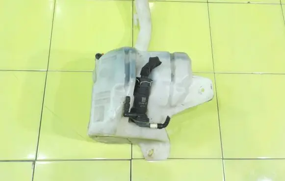 Opel Corsa D Windshield washer fluid reservoir/tank 461011736