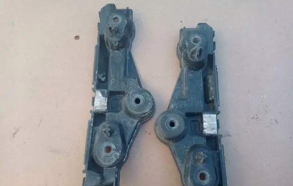 Dacia Logan II Fender mounting bracket