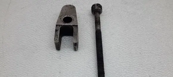 Mercedes-Benz E W211 Fuel Injector clamp holder A6110160738