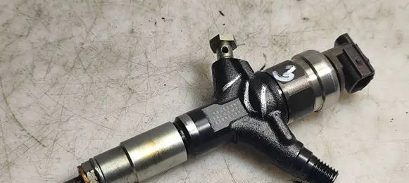 Subaru Forester SH Fuel injector 16613AA020 08K03166 EWS07890