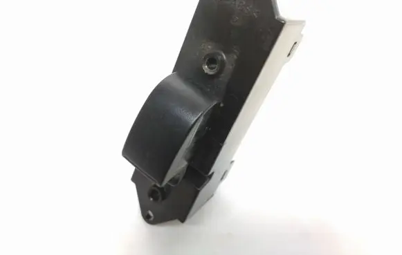 Mitsubishi Lancer VIII Electric window control switch 8608A066