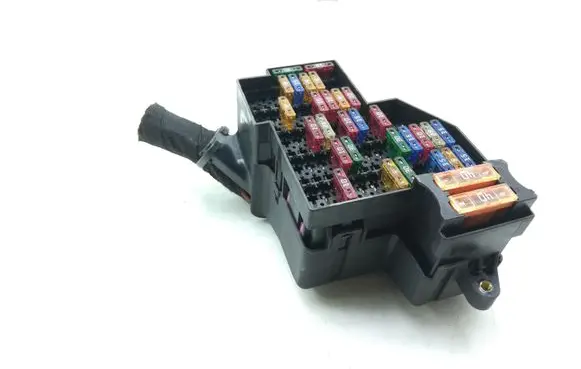 Volkswagen Touareg I Fuse module 7L0941828A 7L0941824A