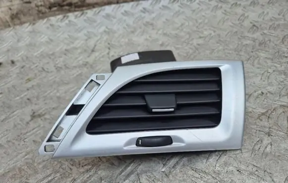 Renault Megane III Dashboard side air vent grill/cover trim